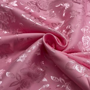 Rosafarbener Polyester-Jacquard-Brokat-Satinstoff mit Blumenmuster, Meterware für Kleider, Brautmode, Dekor, Kleidung, Kostüme, Kunsthandwerk – Stil 316