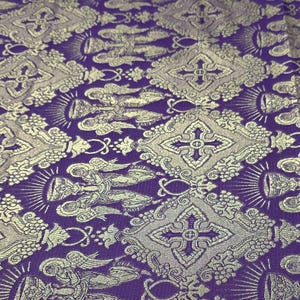 4 kleuren metallic liturgische brokaat jacquardstof per meter voor kerkdecoratie, kerkelijk religieus kruis, hostiebekers, tafelloper, STIJL 225 afbeelding 6