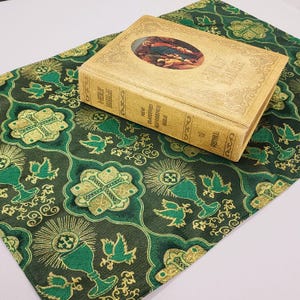 Hunter Green Gold Liturgical Prayer Table Cloth Catholic Christian Catechesis Crosses Runner Altar Holy Icon Catechesis Oratory Decor - 057