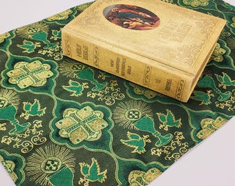 Hunter Green Gold Liturgical Prayer Table Cloth Catholic Christian Catechesis Crosses Runner Altar Holy Icon Catechesis Oratory Decor - 057