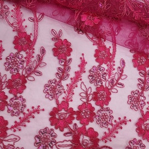 Ricamo floreale in poliestere fucsia con paillettes su tessuto di pizzo a rete tagliato su misura per abito - decorazione di nozze - damigella d&#39;onore - ballo di fine anno - STILE 175