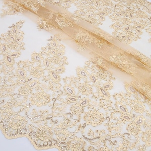 Ricamo floreale in poliestere champagne con paillettes su tessuto di pizzo a rete tagliato su misura per abito - matrimonio - damigella d&#39;onore - ballo di fine anno - STILE 252