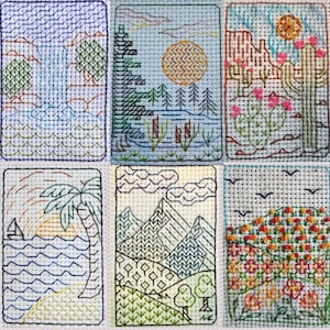 Könnte beinhalten: Sechs gestickte Landschaftsdesigns auf hellblauem Hintergrund. Jedes zeigt eine andere Szene: einen Wasserfall, einen Wald mit Sonne, eine Wüste mit Kakteen, einen Strand mit Segelboot, Berge und eine Blumenszene mit Vögeln.