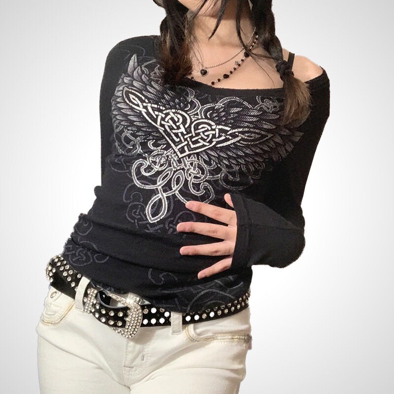 Long Sleeve T-shirt With Celtic Knot 