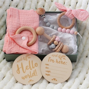 Newborn Gift Box: Organic Muslin Blanket, Wood Rattle & Announcement Signs