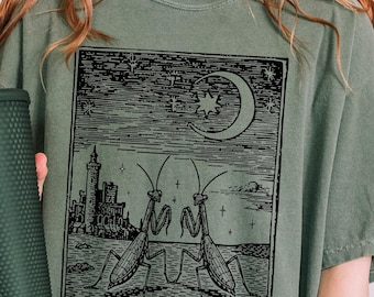 Praying Mantis Medieval Entomology Mantis Shirt Insect Lover Gift Nature Graphic Tee Bug Enthusiast Shirt Garden Inspired Clothing
