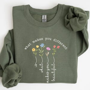 Wild Flowers Sweatshirt Vintage Botanical Sweatshirt Floral Sweatshirt Pastel Floral Sweatshirt Gift For Garden Lover Flower Sweatshirt