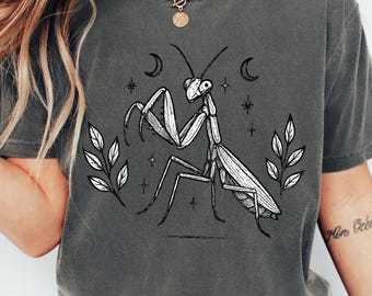 Praying Mantis Medieval Entomology Mantis Shirt Insect Lover Gift Nature Graphic Tee Bug Enthusiast Shirt Garden Inspired Clothing