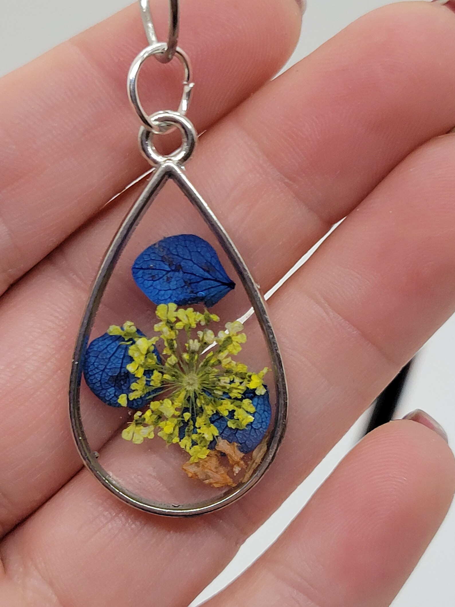 Beautiful handmade dried flowers in resin. Etsy