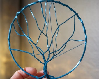 small tree of life to embellish yourself. Choose the color.
