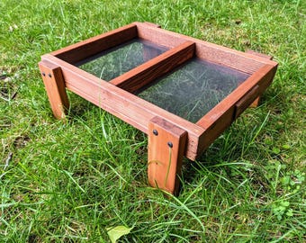 Comedero para pájaros de suelo con patas - Hecho a mano en EE. UU.