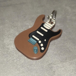Fender Stratocaster Guitar Keychain – Gift for Music Lovers, Guitarist Accessory, Electric Guitar Keychain