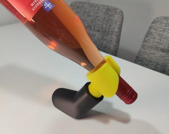 LEGO Arm Wine Bottle Holder – Original 3D-printed bottle stand with retro design | Gift for men, gamers, and LEGO fans