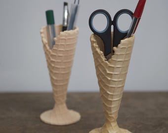 Ice cream cone pen holder – Creative desk organizer in a waffle cone style | 3D printed