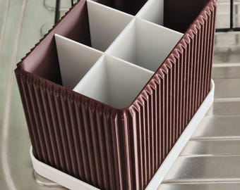 Multifunctional organizer with drip tray – cutlery basket, bathroom organizer & pen holder | 3D printed in your choice of colors