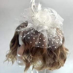 White Fascinator Hat Perfect for Derby Days Wedding Fascinator Church Fascinator Tea Hat  Tea Hat Fascinator Wedding Hat Church Hat