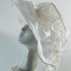 White Fascinator Wide Brim Hat Perfect for Derby Days Wedding Fascinator Church Fascinator Tea Hat