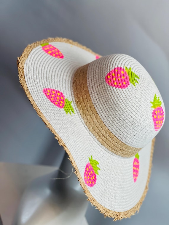 Strawberry Print Straw Sun Hat: Frayed Edge Beach Hat - Etsy display picture 2