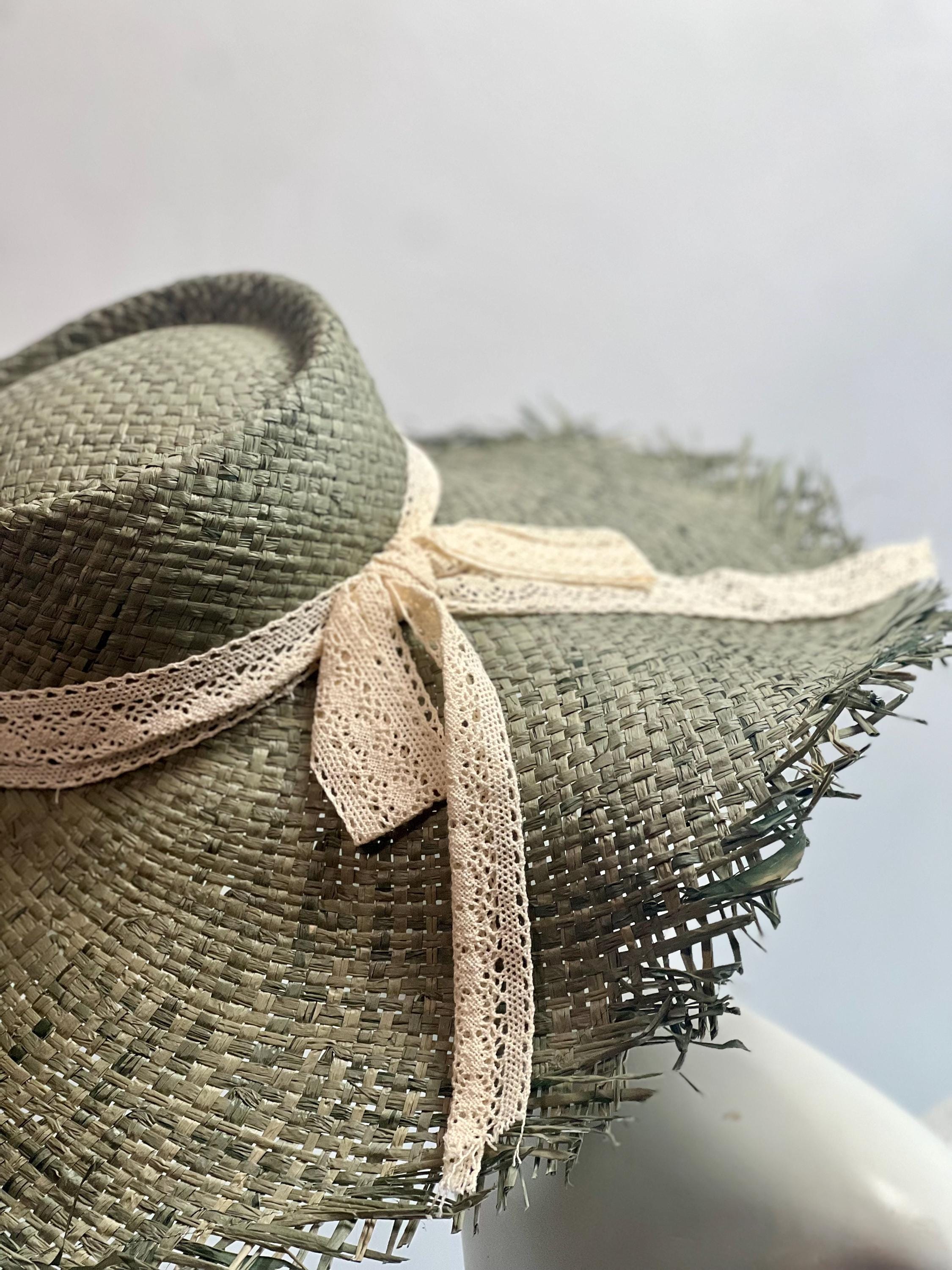 Olive Green Raffia Sun Hat: Frayed Wide Brim With Lace  display picture 3
