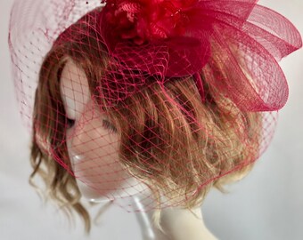 Burgundy Fascinator Hat: Elegant Veil & Feather Headpiece - Etsy display picture 1