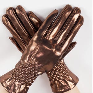 BRONZE Metallic Glam Party Gloves  Shimmering Ruched Wrist Detail Eye-Catching Gloves with Glossy Finish Elegant Ruched Wrist Details