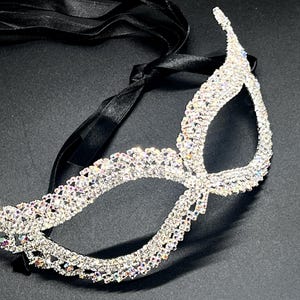 Masque pour les yeux en cristal argenté, élégant masque de fête scintillant pour bal masqué | Accessoire de costume éblouissant pour les célébrations du masque de Mardi Gras
