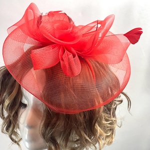 Red fascinator Elegant Red Fascinator Hat for Special Occasions - Perfect for Derby Days and Elegant Celebrations Chic & Stylish Headpiece