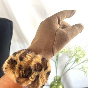 Camel Touchscreen Gloves with Leopard Faux Fur Cuff
