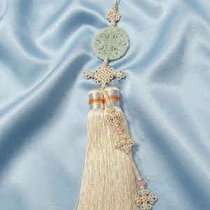 Jade Norigae – Elegant Korean Traditional Hanbok Ornament Beige