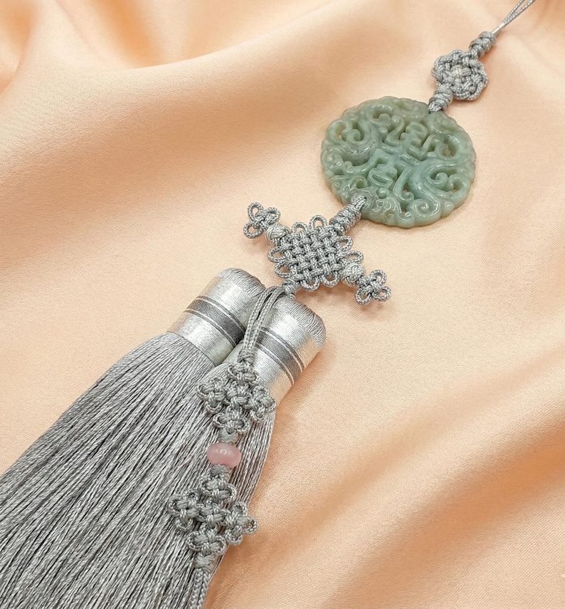 Jade Norigae – Elegant Korean Traditional Hanbok Ornament Silk Gray