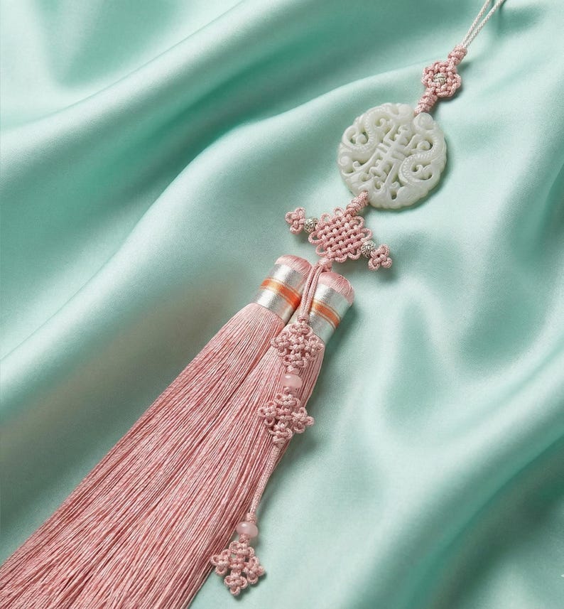 Jade Norigae – Elegant Korean Traditional Hanbok Ornament Silk Pink