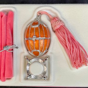 Estee Lauder &quot;Pleasures&quot; Egg
