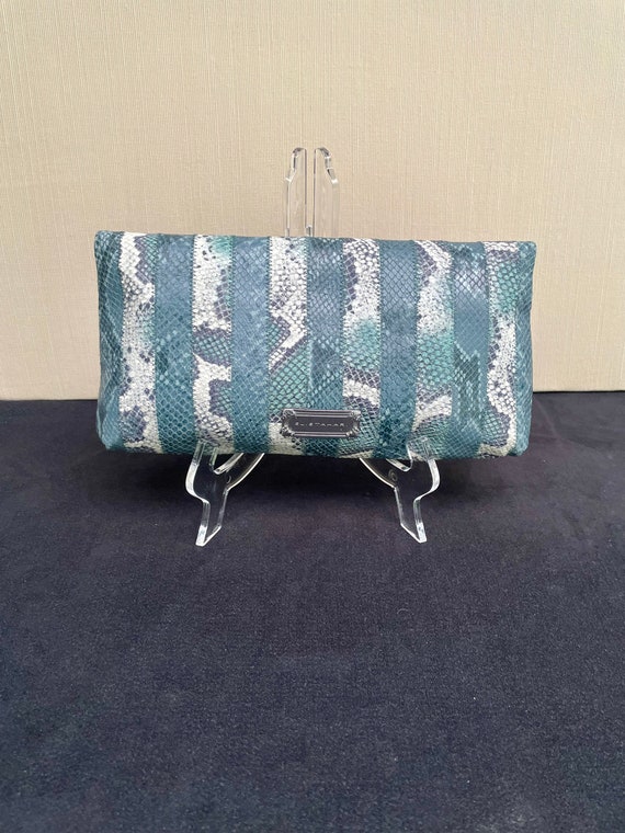 Tahari clutch hotsell