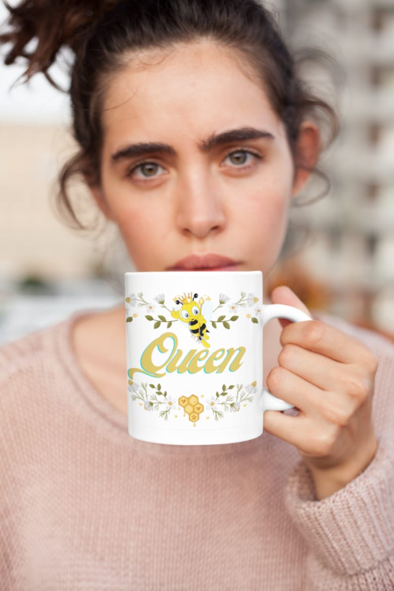 Gift Essentials Queen Bee Mug - Thumbnail 2