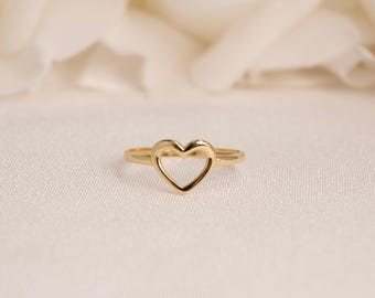 14k Dainty Heart Ring