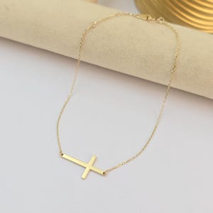 Zierliches 14k Gold verstellbares Kreuz Armband - Minimalistisches Schmuckstück für sie - Geschenk für sie