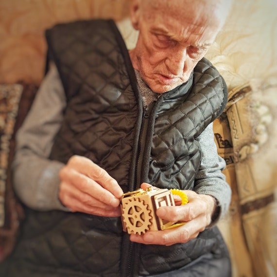 Personalized BusyCube, Dementia therapy Activity Toy, Birch Wood Fidget Cube, alzheimer therapy aid, senior anxiety relief