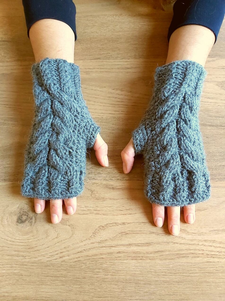 Luxury Alpaca Hat & Gloves NIB Alpaca Hat Gloves Set, Luxury Hat and Gloves Set for Women  main image 3