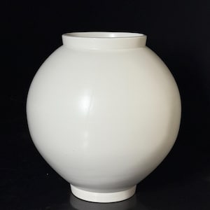 Handmade Korean Small Moon jar Matt