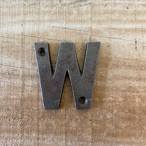 Letras de hierro fundido - 'W' - Letreros rústicos - Letreros de casa -Letras del alfabeto - 5 cm /2" (h)