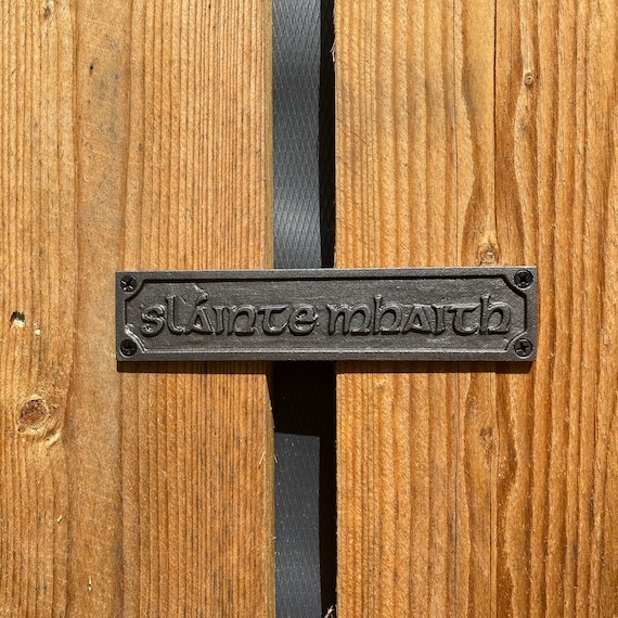 Lovely gaelic cast iron vintage slainte mahaith good health pub sign bar plaque 