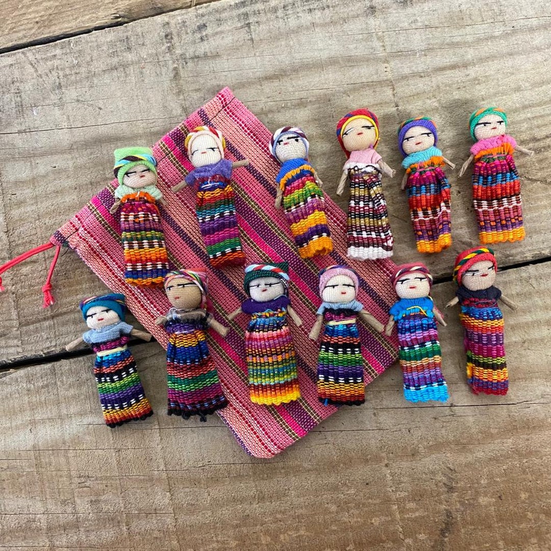 VINTAGE GUATEMALAN WORRY TROUBLE DOLLS Handmade WITH ORIGINAL BOX 6 Dolls