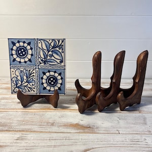 Conjunto de quatro suportes dobráveis de madeira de 15 cm e 6 polegadas - Bandeja, prato de foto, suporte de exposição, suporte de madeira, suporte para moldura de foto