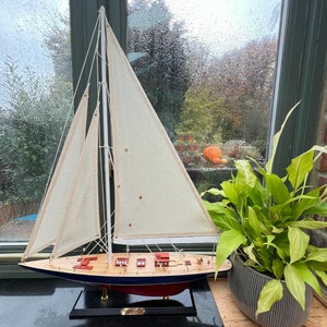 Maquette Bateau Voilier Enterprise J Class – Thorness – 50cm – Bois – Détaillé – Neuf