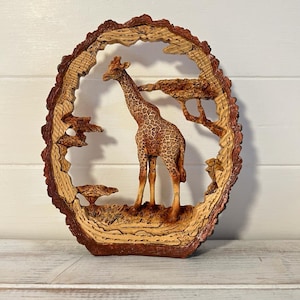 MAJESTIC GIRAFFE in Wood Effect Resin |Ornaments for The Home  | Animal Lover Gift Birthday Friendship Gifts | Wildlife Lover Gift| Ornament