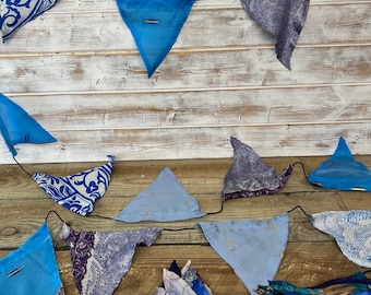 Wimpelkette aus recyceltem Sari-Stoff – blaue Farbe – 5 m lang – Festival-Flaggen – Girlande – Party-Dekoration – Hochzeiten. Jede 5m Länge ist EINZIGARTIG.