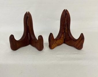Deux supports d'assiettes décoratifs en bois - 7,5 cm | 3'' (H)