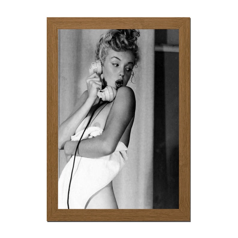 Young Nude  Marilyn Monroe Beauty Retro Photo Vintage Framed A3 A4 A5 in Black Gold White and Walnut or Unframed Poster Wall Décor 