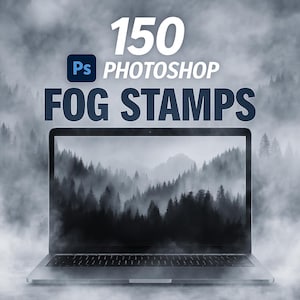 Może przedstawiać: Laptop wyświetla mglistą scenę leśną z tekstem "150 Photoshop Fog Stamps" powyżej. Obraz ma mglisty efekt z ciemną sylwetką lasu na ekranie.