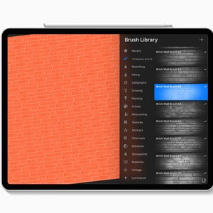 Puede incluir: Una pantalla de tableta digital que muestra una interfaz de biblioteca de pinceles con una lista de pinceles de pared de ladrillo. El lado izquierdo muestra una vista previa de una textura de pared de ladrillo naranja y el derecho opciones.